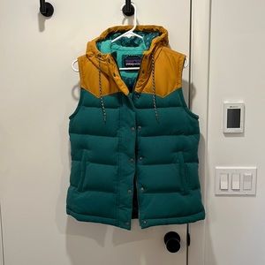 Patagonia puffy vest - size M